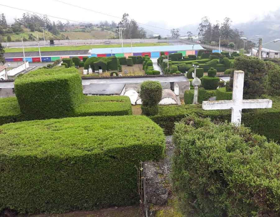 Cementerio_en_Atahualpa_Habaspamba-900x7002